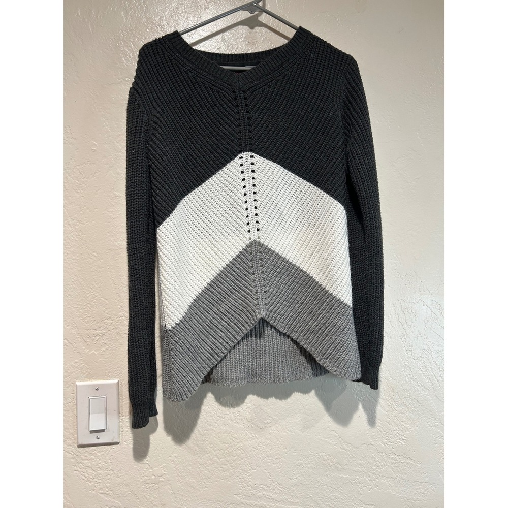 Polly & Esther Women's Gray White Colorblock Sweater Size‎ Medium